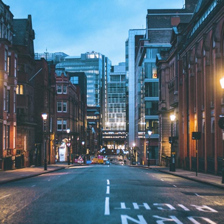 Parents evaluating schools in Netherlands